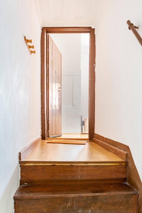 Relax In Lisbon For 4 People With Terrace And Parking Lägenhet Exteriör bild